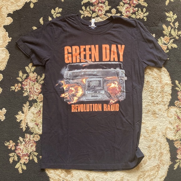 Hot Topic Tops - Hottopic Green Day Black Band Tee